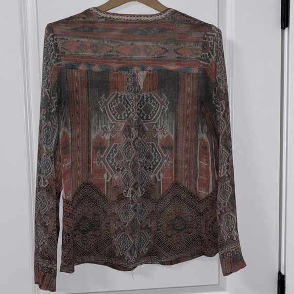 Gimmicks by BKE Buckle top. Size Small. Lightly worn. - Picture 2 of 6